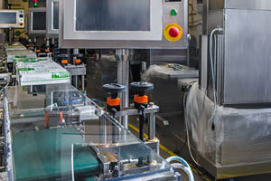 Станции сериализации. На заднем фоне станции агрегации