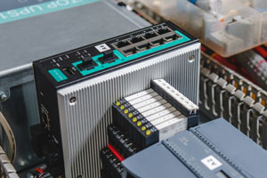 Промышленный коммутатор в составе оборудования для маркировки